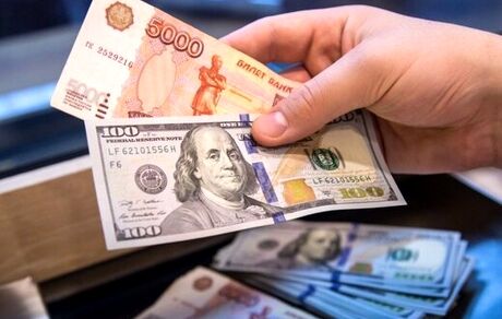 دلار در نیمه کانال ۱۳ هزار تومان تثبیت شد/ یورو ۱۴.۸۵۰ تومان