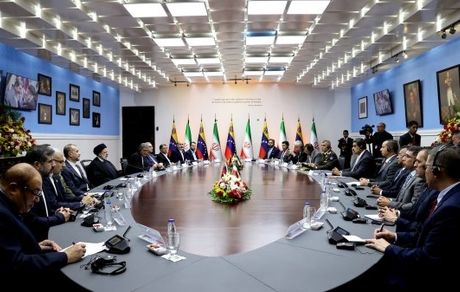 تمجید روسای جمهوری ایران و ونزوئلا از شهید «حاج قاسم سلیمانی» و «سیمون بولیوار» به عنوان قهرمانان مبارزه با سلطه و امپریالسیم