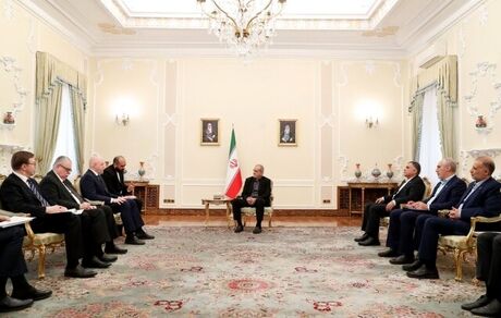 تاکید رئیس جمهور برا گسترش بیش از پیش مناسبات بین کشورهای منطقه