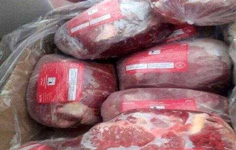 تخلیه محموله گوشت منجمد برزیلی در بندرعباس
