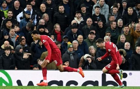 لیورپول، منچستر یونایتد را تحقیر کرد