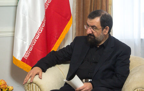 رضایی: سفرای انگلیس و روسیه از صندلی خالی آمریکا عبرت بگیرند