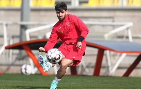باشگاه پرسپولیس، محمد عمری را در اختیار کمیته انضباطی قرارداد