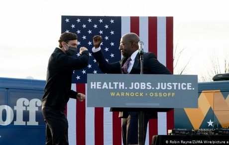 جمهوری‌خواهان، اکثریت سنا را به دموکرات‌ها واگذار کردند