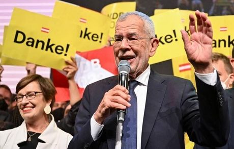 انتخابات اتریش: ون‌دربلن دوباره رئیس جمهور شد
