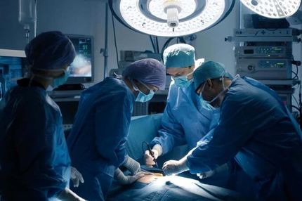توده ۳ کیلوگرمی طی عمل جراحی از بدن بیمار ۸۴ ساله خارج شد