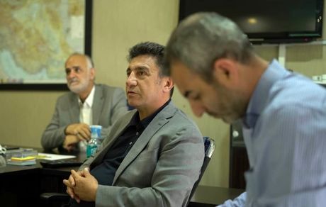 در جلسه بررسی تقویم فصل آینده فوتبال ایران، قلعه‌نویی بر نظرگرفتن برنامه‌های تیم ملی تاکیدکرد