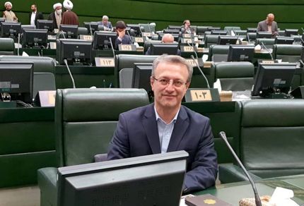 عدم پیش‌بینی ردیف بودجه‌ای برای واردات واکسن کرونا در لایحه ۱۴۰۰