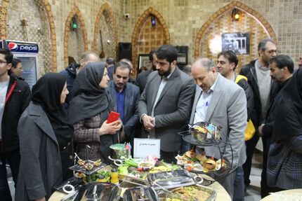آغاز نخستین جشنواره طبخ آبزیان و غذاهای دریایی در ملایر