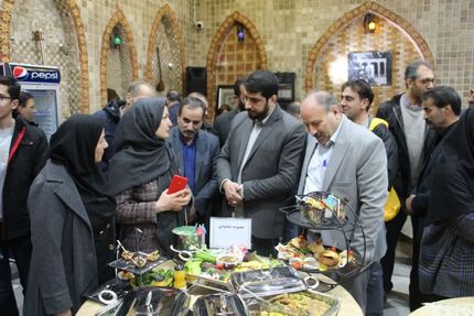 آغاز نخستین جشنواره طبخ آبزیان و غذاهای دریایی در ملایر