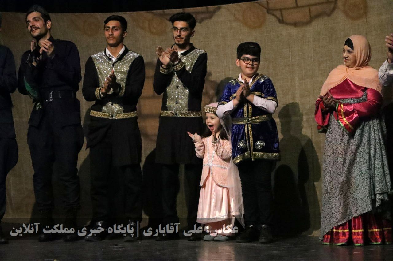 نمایش طنز ترکی «قره پاپاق لوطوسو»
