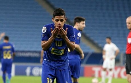 چشم اسکوچیچ ستاره استقلال را گرفت