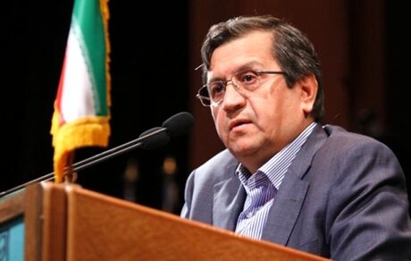 همتی: دلالان بازار ارز، توانایی بانک مرکزی را دست کم نگیرند