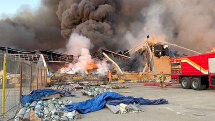 آتشسوزی مهیب در منطقه ویژه اقتصادی کاوه