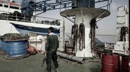 در خلیج فارس، یک کشتی خارجی با ۲۲۰ هزار لیتر سوخت قاچاق توقیف شد