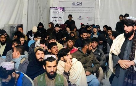 پاکستان ۱۴۱ زندانی افغانستانی‌ را تحویل داد