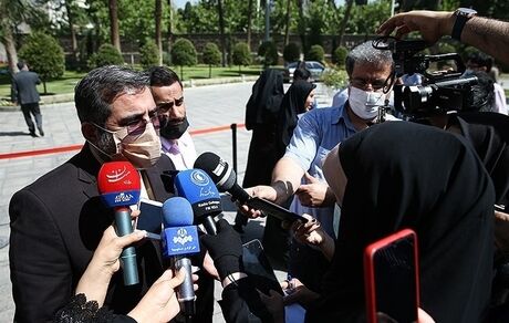 از تاکید دوباره وزیر ارشاد بر نمایش قانونی فیلم ها در جشنواره ها تا ماجرای نوید محمدزاده
