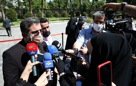 از تاکید دوباره وزیر ارشاد بر نمایش قانونی فیلم ها در جشنواره ها تا ماجرای نوید محمدزاده