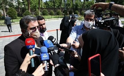 از تاکید دوباره وزیر ارشاد بر نمایش قانونی فیلم ها در جشنواره ها تا ماجرای نوید محمدزاده