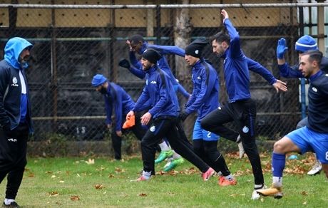  گفت‌‌وگوی فکری با پزشک تیم و حضور فرزند میلیچ در تمرین استقلال