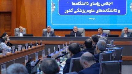 رئیس جمهور: شرایط باید طوری مدیریت شود که کمترین آسیب به معیشت مردم برسد / توزیع سرانه درمان ناعادلانه است