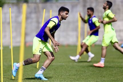 هافبک جوان استقلال ماندنی شد