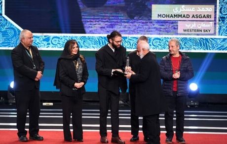 پایان چهل‌ودومین جشنواره بین‌المللی فیلم فجر با مشخص شدن برندگان سیمرغ