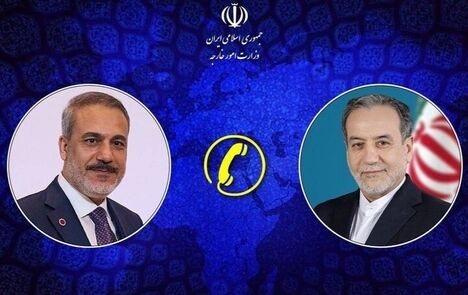 عراقچی با همتای ترکیه‌ای گفت و گو کرد