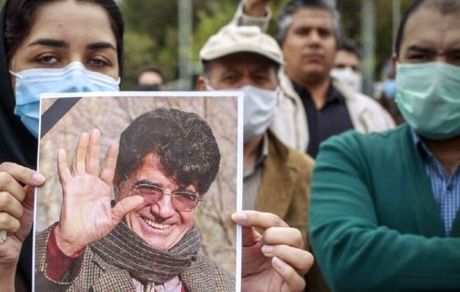 تصاویر استاد شجریان در تهران اکران شود