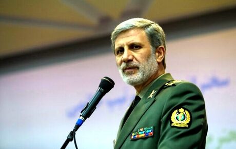 وزیر دفاع: راهبرد «قوی شدن» را به عنوان یک تکلیف بر خود واجب می‌دانیم
