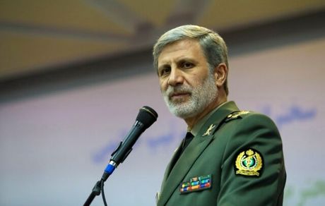 وزیر دفاع: راهبرد «قوی شدن» را به عنوان یک تکلیف بر خود واجب می‌دانیم

