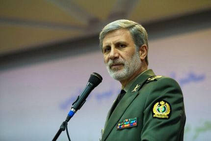 وزیر دفاع: راهبرد «قوی شدن» را به عنوان یک تکلیف بر خود واجب می‌دانیم
