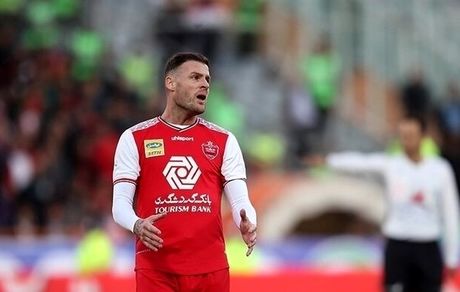 بازیکن سابق پرسپولیس و تراکتور در اسکاتلند زندانی شد