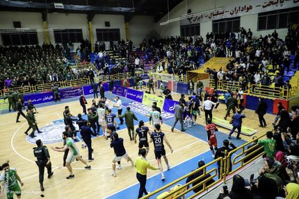 هفته جنجالی لیگ برتر والیبال: از انحلال یک تیم تا ضرب و شتم بازیکنان صدرنشین در گرگان