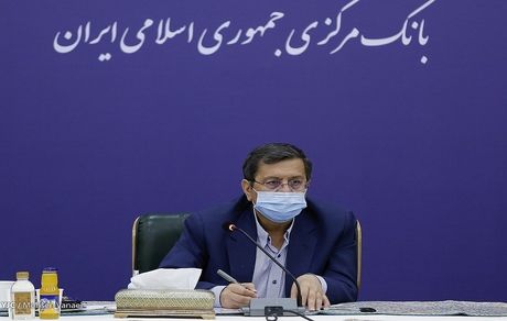 همتی: مخالف ارز ۴۲۰۰ تومانی بوده ام/ نرخ سود سپرده بانکی تغییر نکرده است