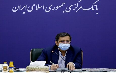 همتی: مخالف ارز ۴۲۰۰ تومانی بوده ام/ نرخ سود سپرده بانکی تغییر نکرده است