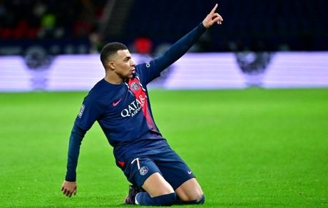 ام‌باپه: فعلا برای آینده تصمیمی نگرفته‌ام