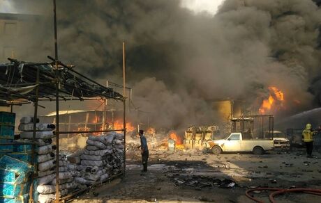 آتش‌سوزی بازار آهن شادآباد صبح امروز خاموش شد