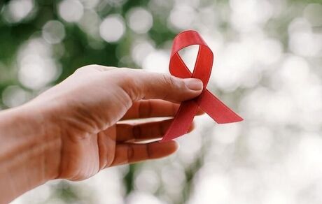عضو کمیته کشوری ایدز: بیماری HIV قابل درمان است
