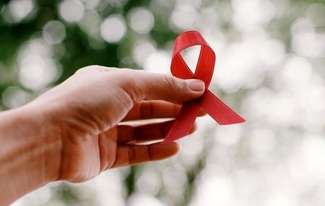 عضو کمیته کشوری ایدز: بیماری HIV قابل درمان است
