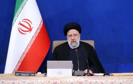 رئیس جمهور بر اجرای دقیق سیاست‌های اقتصادی برای ثبات نرخ ارز و کاهش تورم تاکید کرد