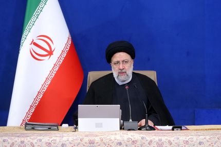 رئیس جمهور بر اجرای دقیق سیاست‌های اقتصادی برای ثبات نرخ ارز و کاهش تورم تاکید کرد