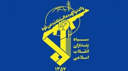 انقلاب اسلامی زنده و با نشاط تر از گذشته پیش می‌رود