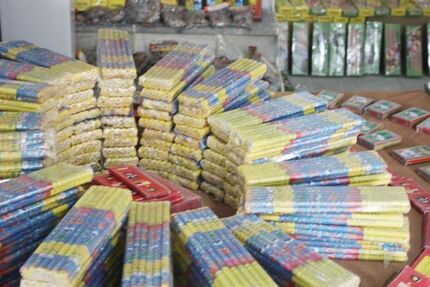 کشف ۳۰۰ هزار انواع موادمحترقه در سلطان‌آباد