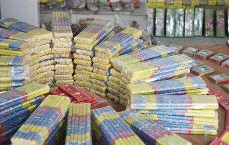کشف ۳۰۰ هزار انواع موادمحترقه در سلطان‌آباد