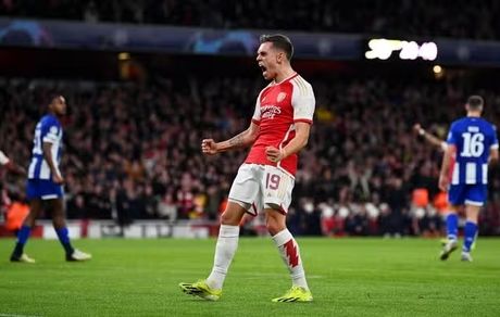 آرسنال با ضربات پنالتی پورتو و هم‌تیمی‌های طارمی را حذف کرد