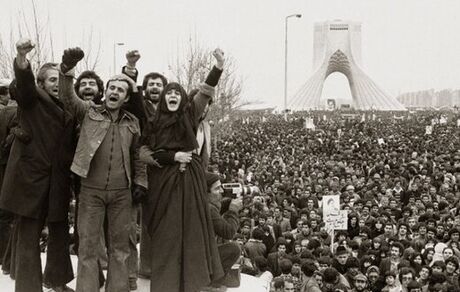 عضو فراکسیون روحانیت مجلس: برخی انقلابی نیستند انتفاعی هستند