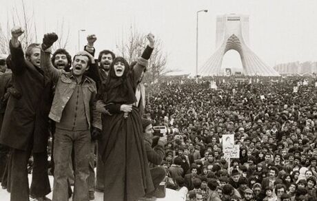 عضو فراکسیون روحانیت مجلس: برخی انقلابی نیستند انتفاعی هستند