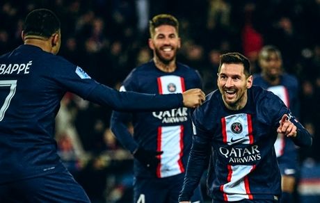 برد پاری سن ژرمن با درخشش مسی و ام باپه