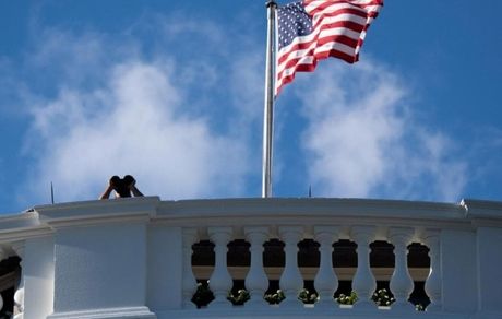 اولین تک تیرانداز زن از مدرسه ارتش آمریکا فارغ التحصیل شد